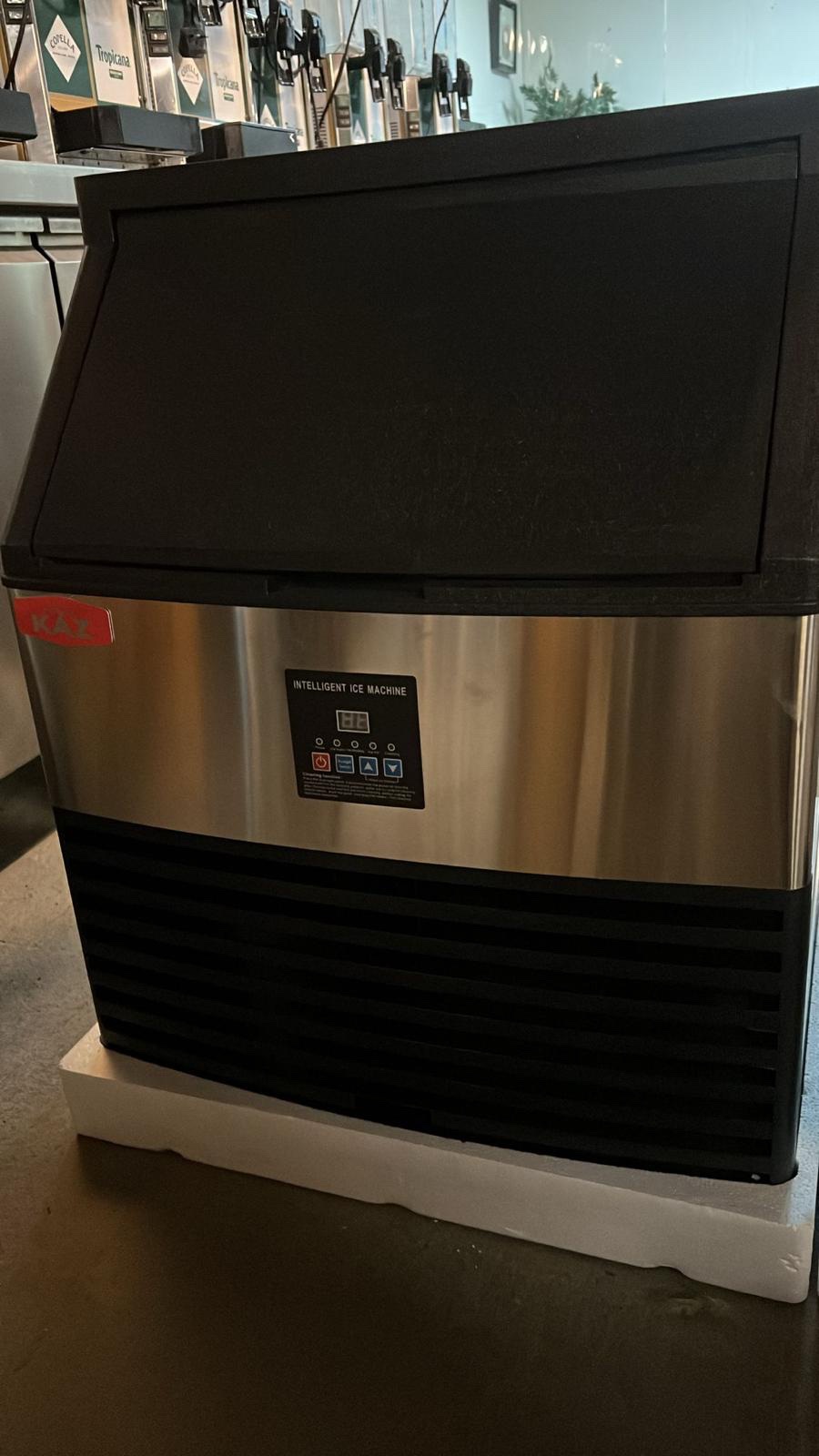 9339f73e-32e3-47a1-9fb7-1d179d85f4cc.jpeg ICE MAKER - Image 1