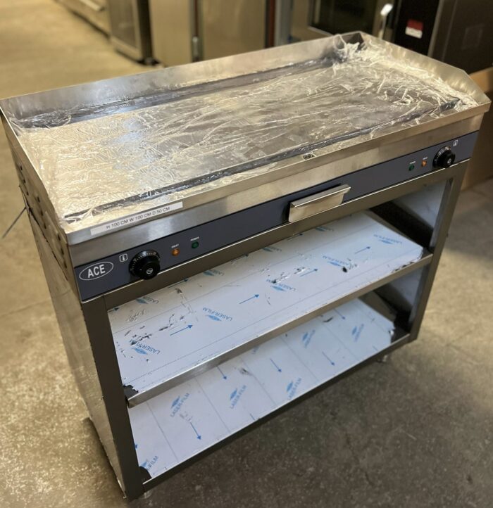Electric steel Griddle with Two Burners & Stainless Steel Shelves - Image 2