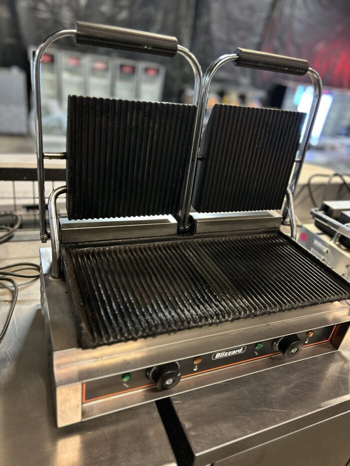 Double Panini machine (ridged plate) - Image 4