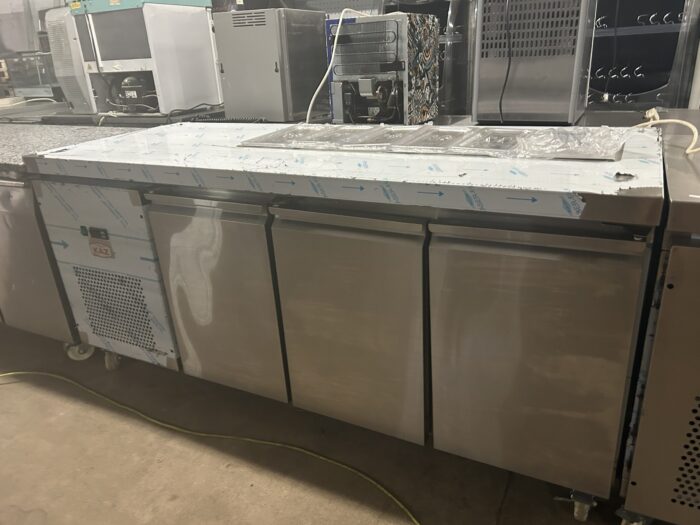 3 Door Preparation Table with Containers - Image 4