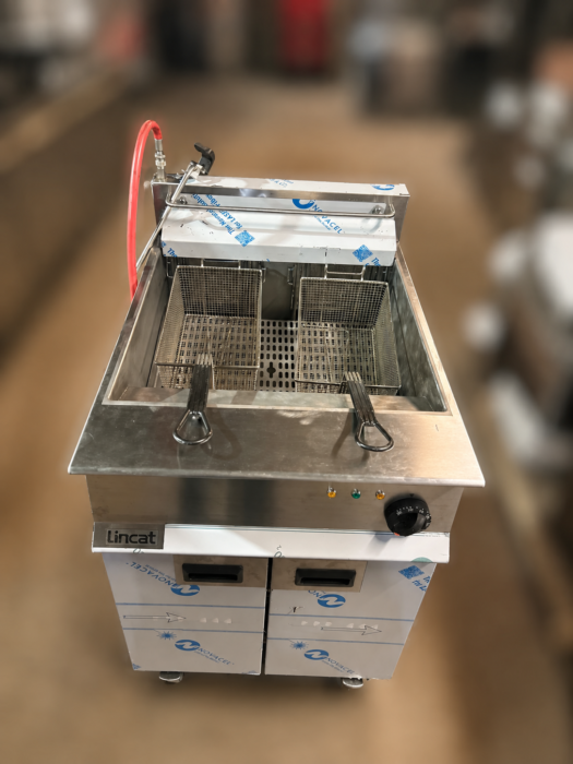 Lincat Single Tank Fyer with Pumped Filteration - 2 Baskets - Image 3
